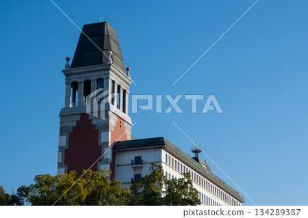 日本岡山縣倉敷市美麗的復古白色牆街景 134289387
