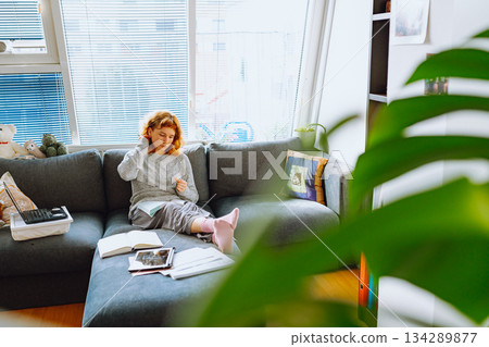 e-learning at home 134289877