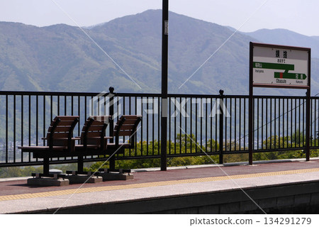 JR篠之井線小波司月台上的長椅 134291279