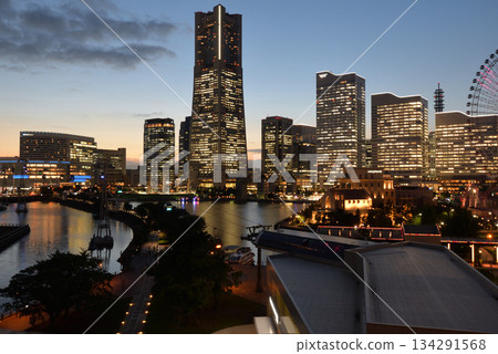 Night view of Minato Mirai from Navios Yokohama (Yokohama, Kanagawa Prefecture) Night view of Minato Mirai from Navios Yokohama (Yokohama, Kanagawa Prefecture) 134291568