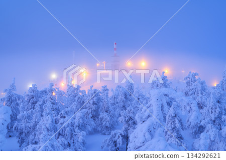 Snowdrifts with fluffy snow. Winter wonderland. Ski resort. Lapland, Finland. 134292621