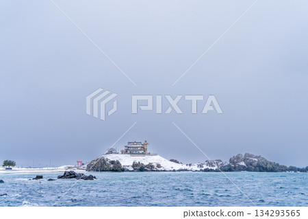 "Aomori Prefecture" Snowy Kabushima Island, Tanesashi Coast 134293565