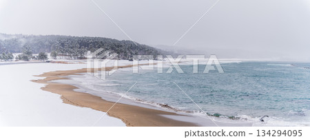 "Aomori Prefecture" Snowy Osuka Coast and Tanesashi Coast "Aomori Prefecture" Snowy Osuka Coast and Tanesashi Coast 134294095