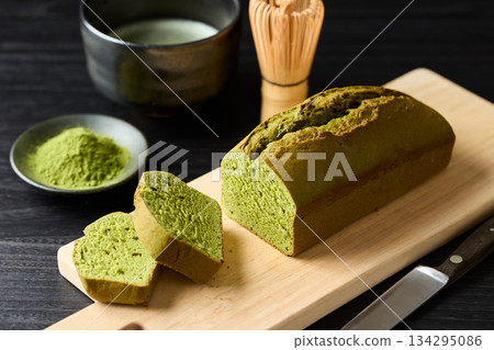 Cut matcha pound cake Cut matcha pound cake 134295086