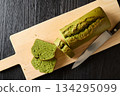 Cut matcha pound cake 134295099