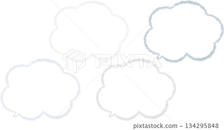 一組黑色和灰色系的對話框。用蠟筆畫出的雲朵形狀。手繪風格。塗鴉。 134295848