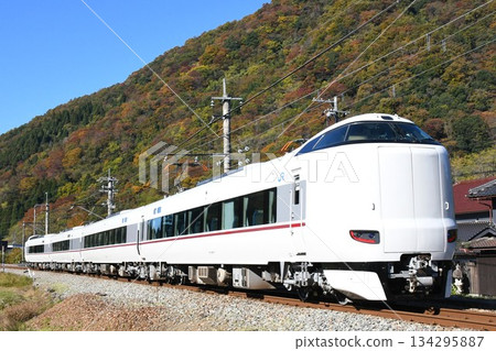 The 287 series express Kinosaki train on the Sanin Main Line heading for Kinosaki Onsen The 287 series express Kinosaki train on the Sanin Main Line heading for Kinosaki Onsen 134295887