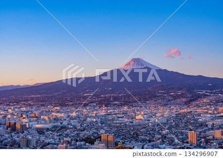Cityscape of Numazu (Shizuoka Prefecture) and sunset view of Mt. Fuji Cityscape of Numazu (Shizuoka Prefecture) and sunset view of Mt. Fuji 134296907