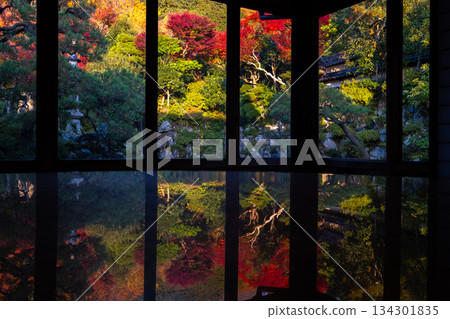 Autumn at the Ishitani Residence, Chizu Town, Yazu District, Tottori Prefecture 134301835