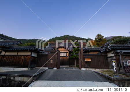 Sunset at the Ishitani Residence, Chizu Town, Yazu District, Tottori Prefecture 134301840