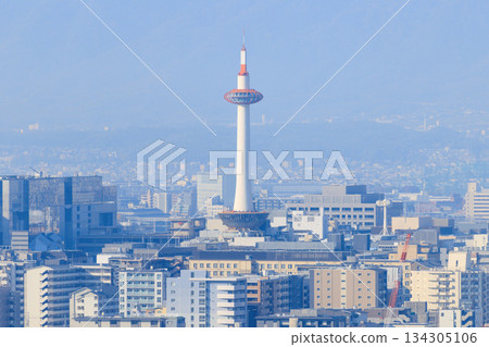 京都城市景觀:京都站與京都塔(京都府京都市下京區) 京都城市景觀:京都站與京都塔(京都府京都市下京區) 134305106