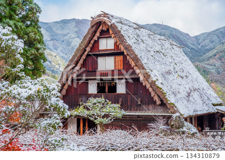 Snow-covered Gero Onsen Gassho Village (Gero City, Gifu Prefecture) Snow-covered Gero Onsen Gassho Village (Gero City, Gifu Prefecture) 134310879