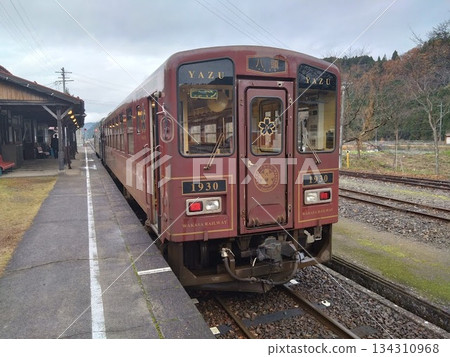 Wakasa Railway WT3000 diesel railcar! At Wakasa Station Wakasa Railway WT3000 diesel railcar! At Wakasa Station 134310968