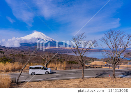 【山梨縣】從新翻修的山中湖妙神山全景平台眺望富士山 【山梨縣】從新翻修的山中湖妙神山全景平台眺望富士山 134313068