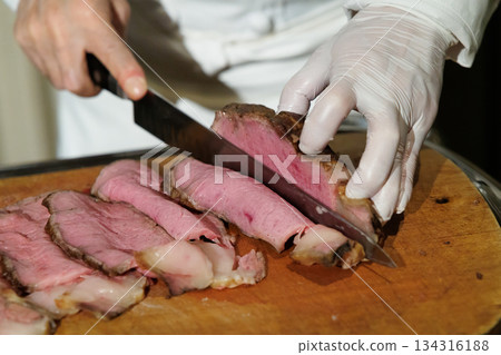 烤牛肉 烤牛肉 134316188