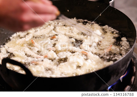 Fry tempura 134316788