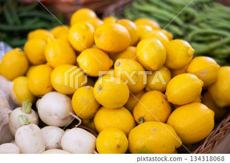 Lemons in shop window 134318068