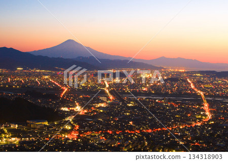Townscape of Shizuoka city and Mount Fuji 134318903