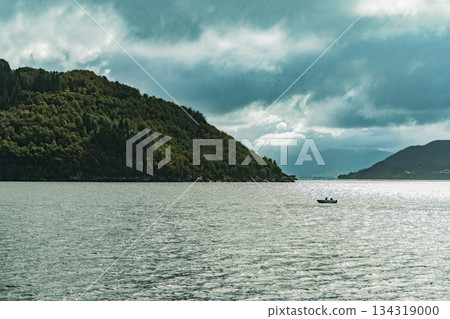 峽灣上的船隻 峽灣上的船隻 134319000