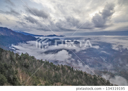 秋末西穗高山景色 134319195