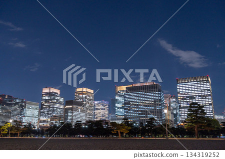 《東京》丸之內商圈夜景 《東京》丸之內商圈夜景 134319252