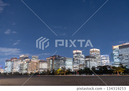 《東京》丸之內商圈夜景 《東京》丸之內商圈夜景 134319253