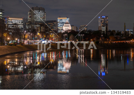 Tokyo: Night view of Kasumigaseki, the heart of Japan 134319483