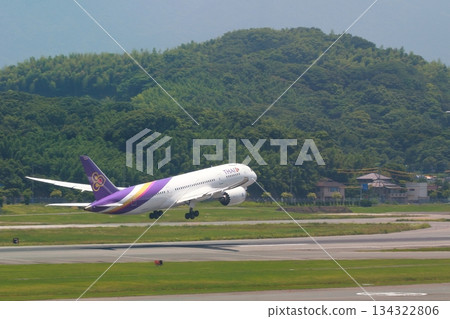 飛機起飛 134322806