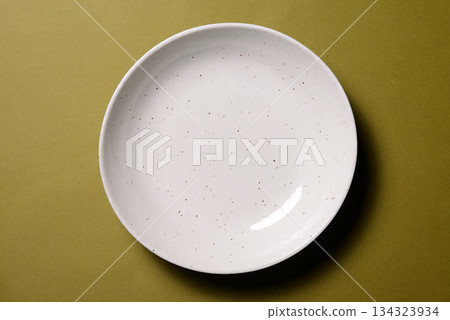 White plate background material White plate background material 134323934