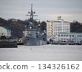 停泊的海上自衛隊護衛艦 134326162