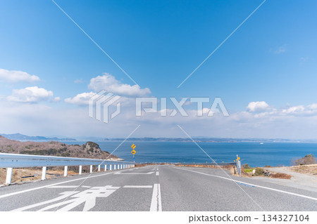 The road leading to the sea and sky The road leading to the sea and sky 134327104