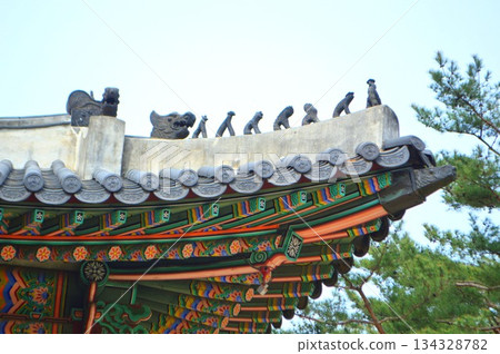 Miscellaneous roof decorations common in Korean historical buildings Miscellaneous roof decorations common in Korean historical buildings 134328782
