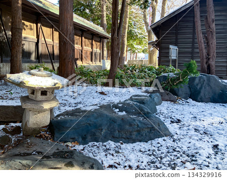 A Tondenhei (military barracks) from the Hokkaido pioneering era remains at Kotoni Shrine 134329916
