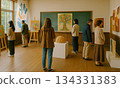 人們在廢棄學校舉辦的藝術展上欣賞藝術作品。 134331383