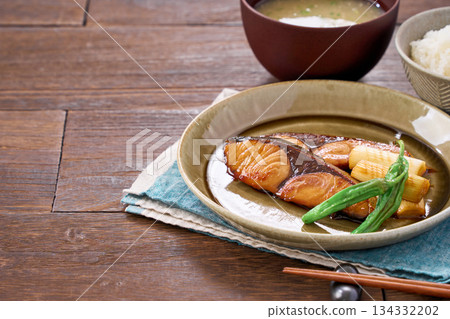 日式照燒黃尾魚套餐 日式照燒黃尾魚套餐 134332202