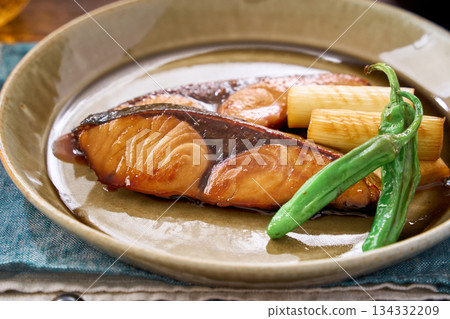 Yellowtail teriyaki 134332209