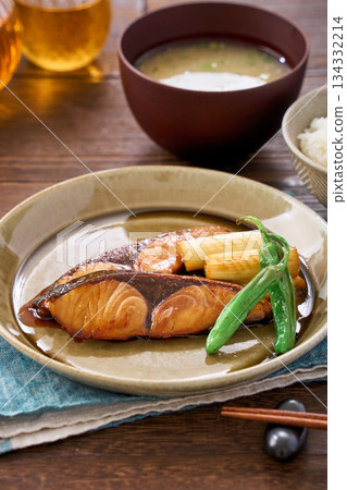 Japanese set meal of teriyaki yellowtail 134332214