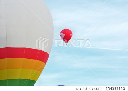 Hot air balloon · balloon Hot air balloon · balloon 134333120