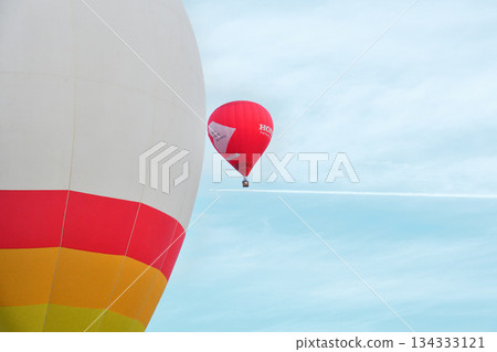 Hot air balloon · balloon Hot air balloon · balloon 134333121