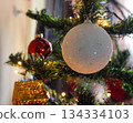 Christmas balls on the Christmas tree 134334103