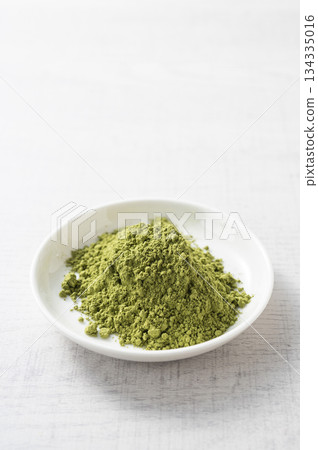 Powdered green tea Powdered green tea 134335016