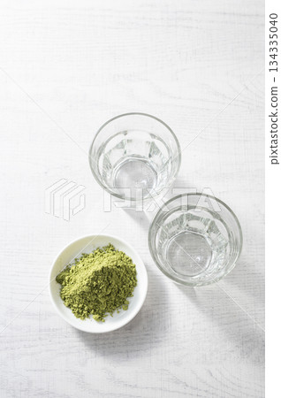 Powdered green tea and glass cup Powdered green tea and glass cup 134335040