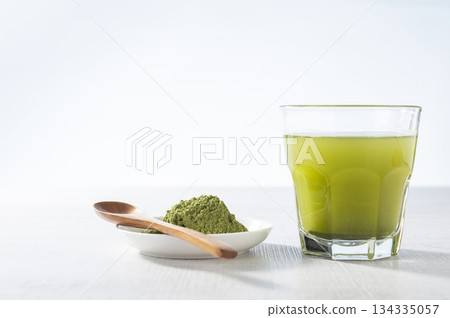 Cold green tea made with powdered green tea 134335057