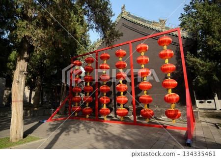 觀林寺前排列著巨大的燈籠。 134335461