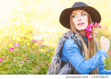 Beauty woman with flowers Beauty woman with flowers 134336624