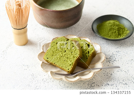 Matcha pound cake cut and arranged 134337155