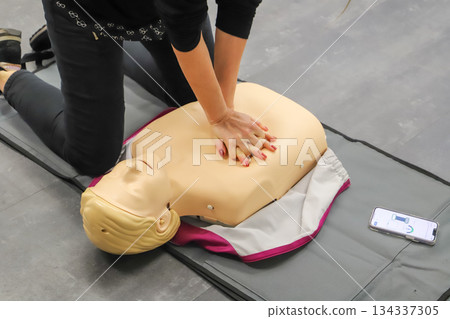 first aid course - company safety - cardiac massage - Basic Life Support 134337305