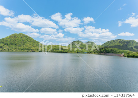 新綠色的南川水壩和七森湖 新綠色的南川水壩和七森湖 134337564