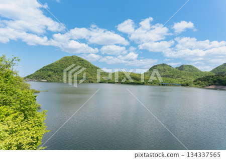 新綠色的南川水壩和七森湖 134337565