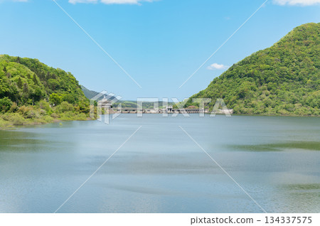 新綠色的南川水壩和七森湖 新綠色的南川水壩和七森湖 134337575